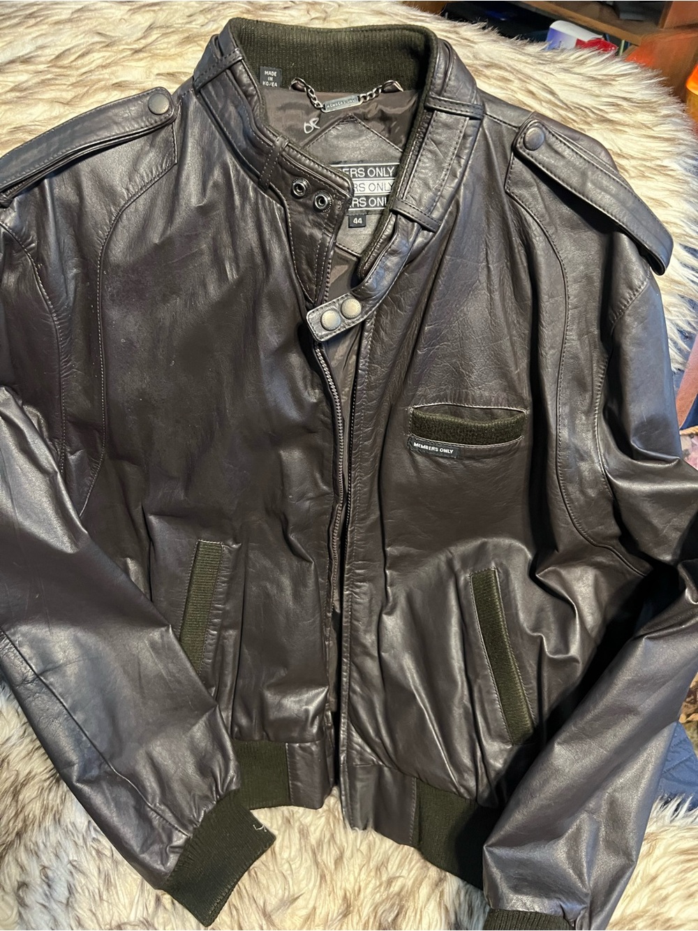 Members Only VTG Men’s Black Leather Bomber Jacket with Epaulets Sz. 46